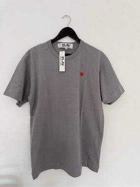 NWT Comme des Garcons PLAY Gray Short Sleeve Tee with Red Heart